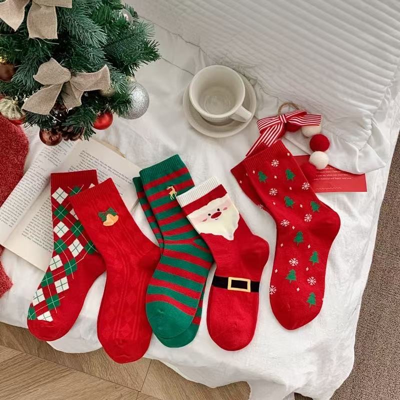 Set of 5 Pairs Women Girls Festive Christmas Theme Socks for Autumn and Winter One Size